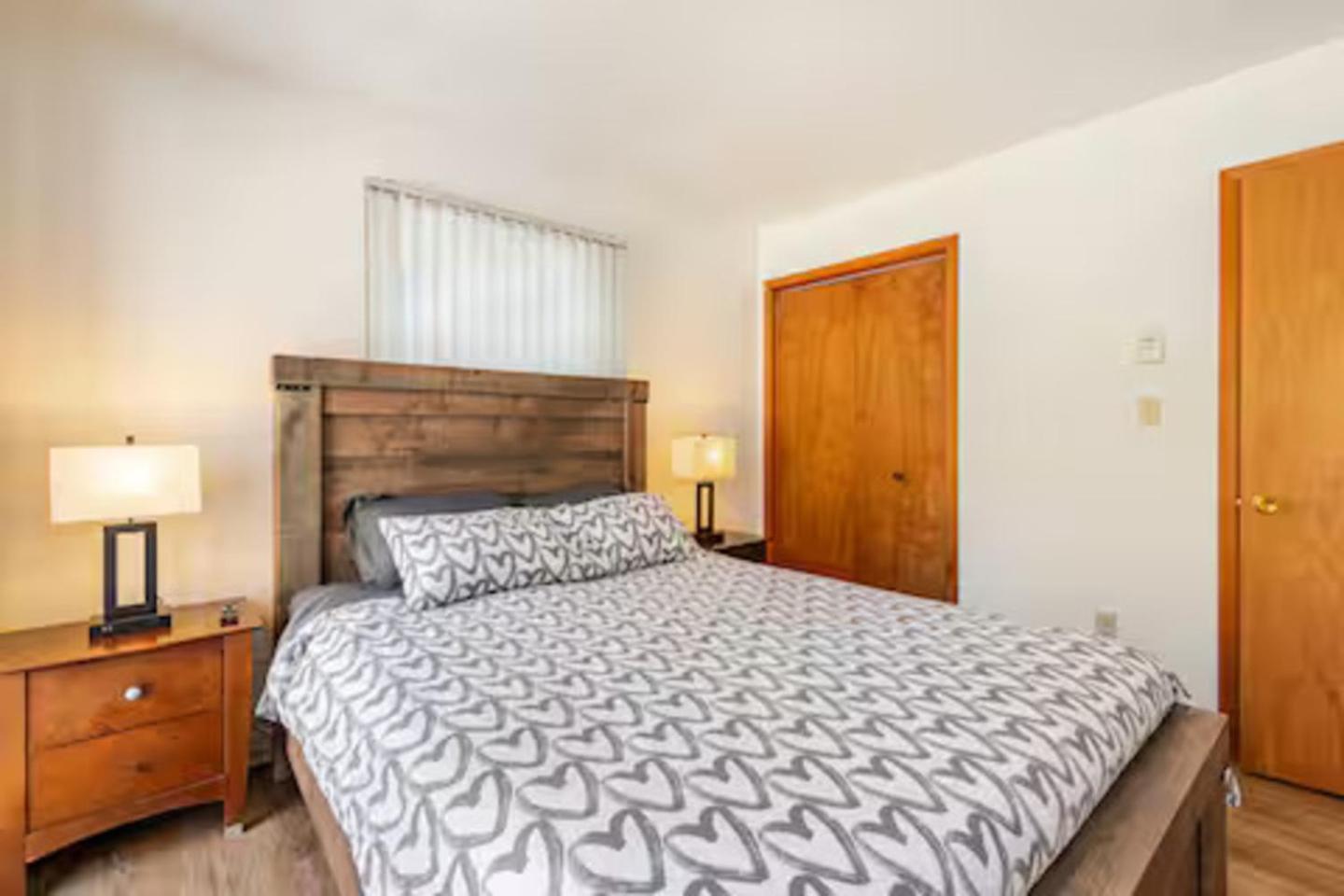 Cozy Cabin At Poconos With Hot Tub And Fire Pit East Stroudsburg Exteriör bild
